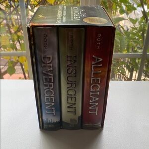 Divergent Series Boxed Set + Mini Q&A with Veronica Roth Books